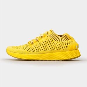 Woman’s NOBULL running shoes in Lemon Drop. Woman’s 9. Men’s 7.5.